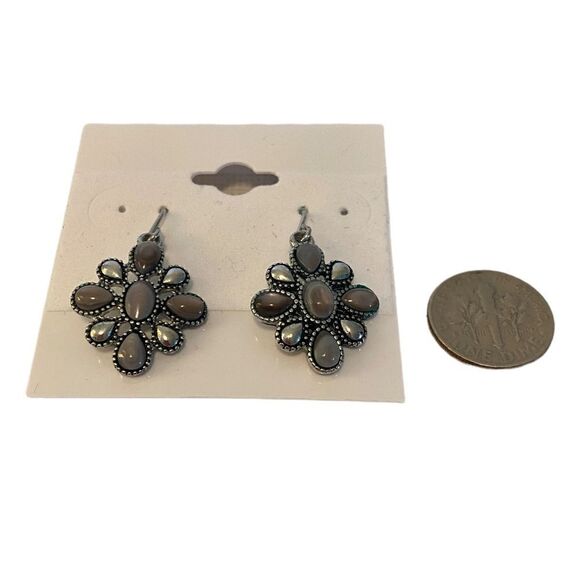 Chaps. Sliver & Purplish/Gray Toned Flower Shaped Earrings. - Picture 7 of 7